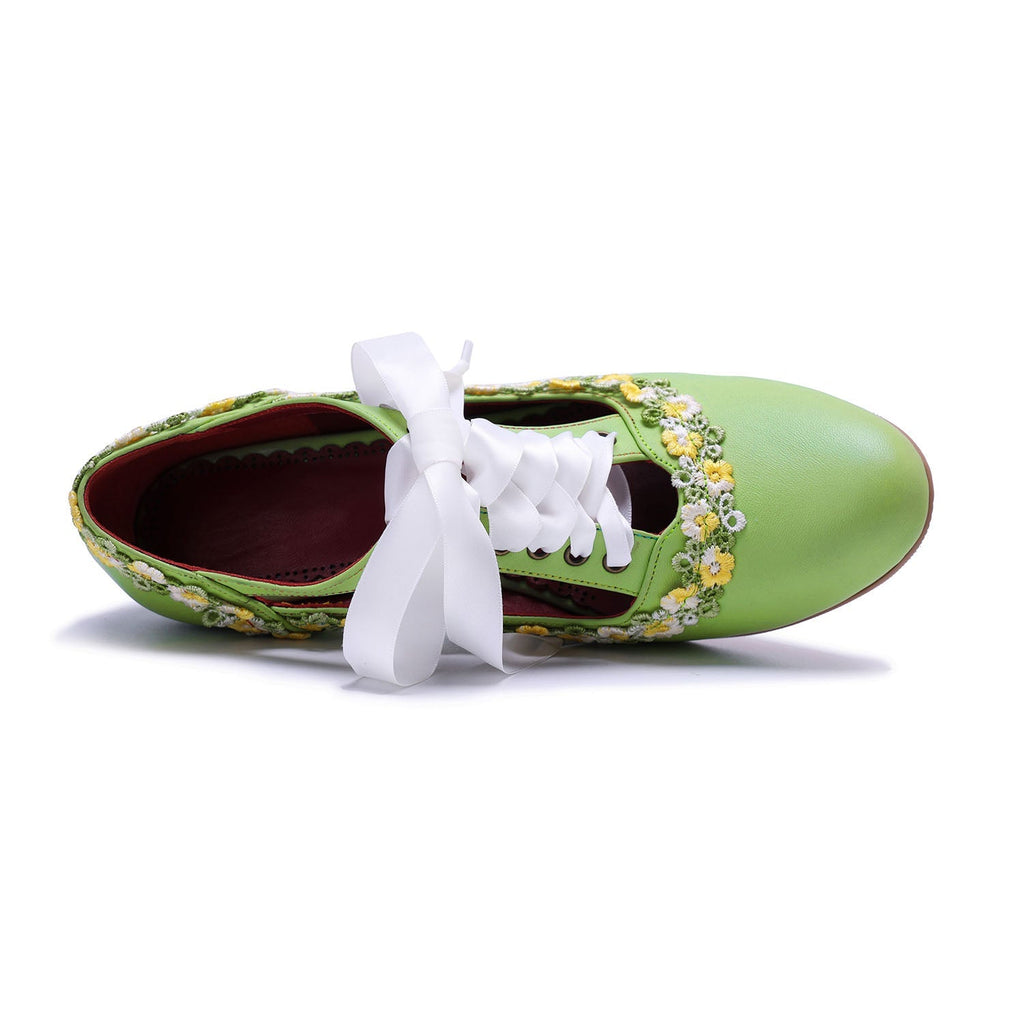 Spring Daisy Floral Vintage Pumps