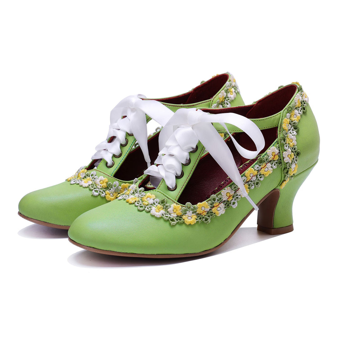 Spring Daisy Floral Vintage Pumps